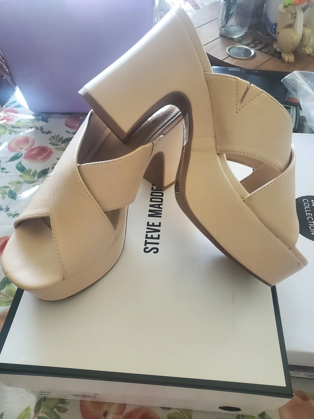 DV Tan Beige Platform Crossover Slide Heels Size 7.5